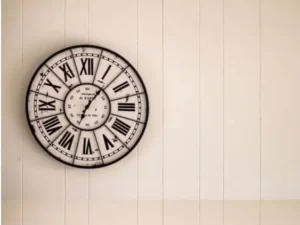 Wall clock according to Vastu: Best Direction, Shape & Colour