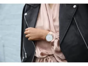 Best women's watches under 3000 rupees in India